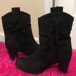 Black boots size 9